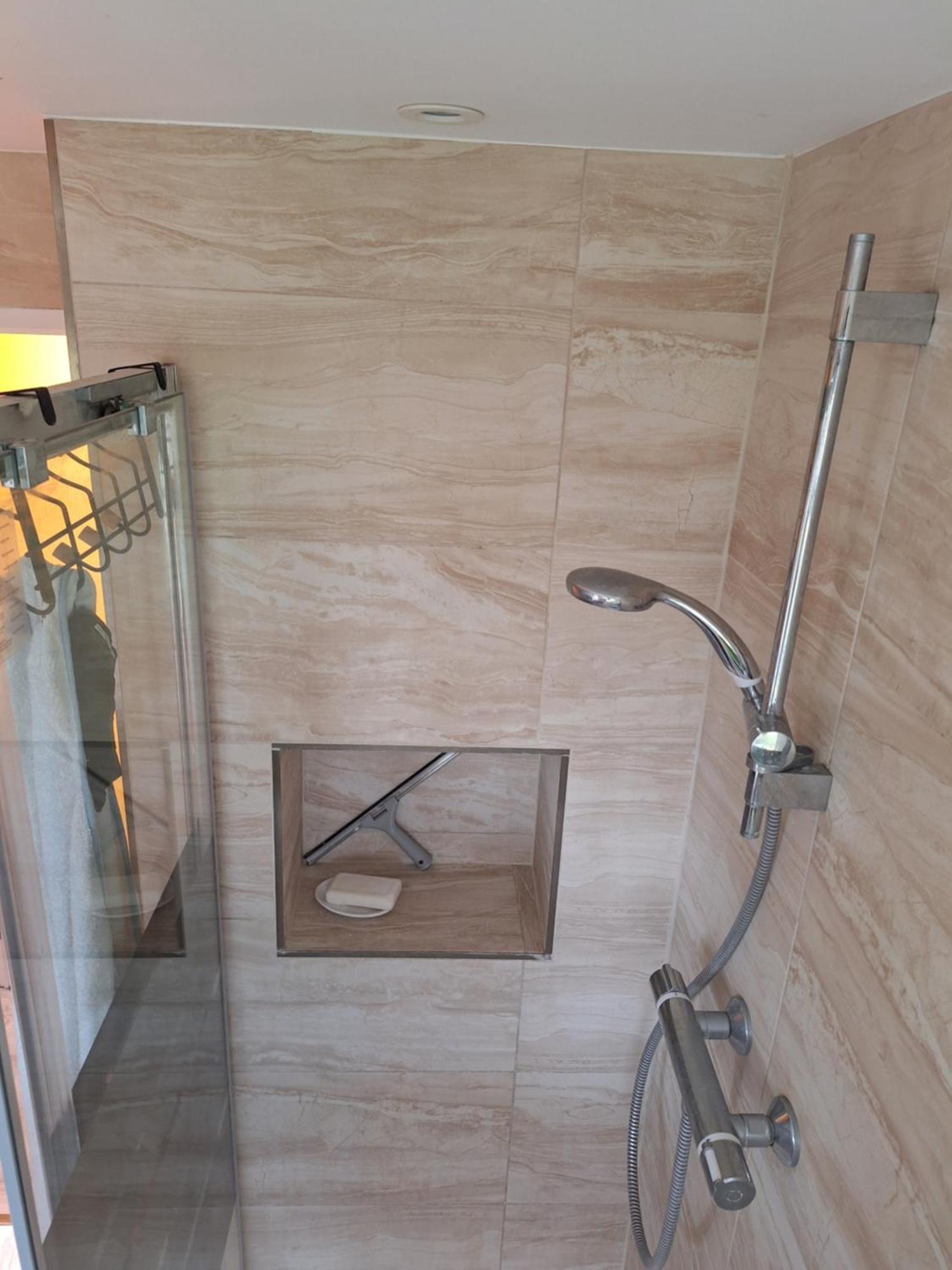 Grapevine Hotel Norwich Bagian luar foto